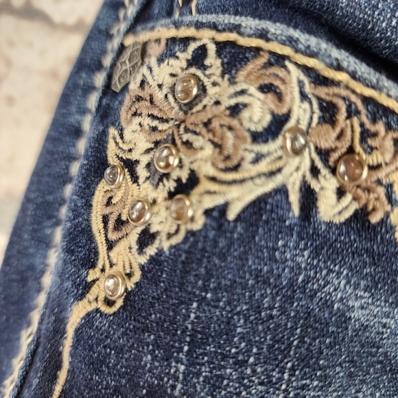 Silver Jeans Tuesday Low Rise Factory Fade Whiskered Size W29/L33 Dark Wash - Picture 8 of 16